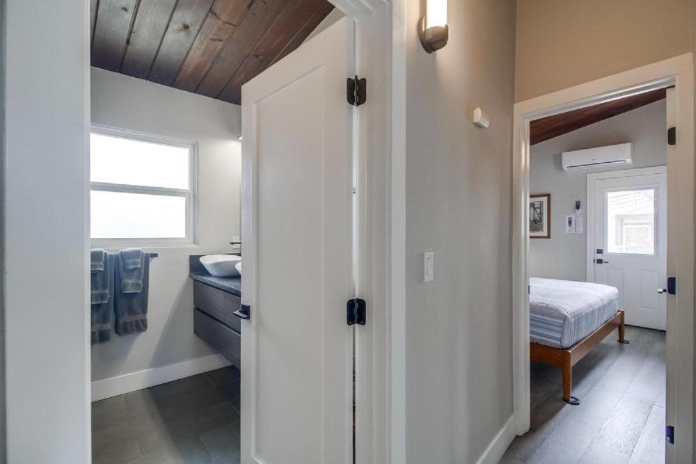 Mission Escape Near Ocean And Bay With Private Balcony Bbq And Garage Parking Holiday home *