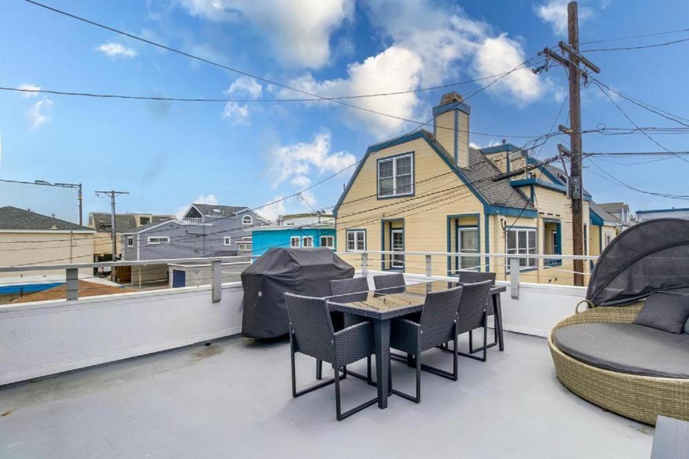 Mission Escape Near Ocean And Bay With Private Balcony Bbq And Garage Parking