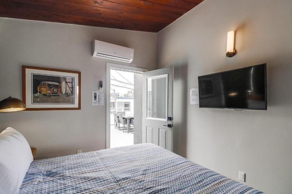 Mission Escape Near Ocean And Bay With Private Balcony Bbq And Garage Parking