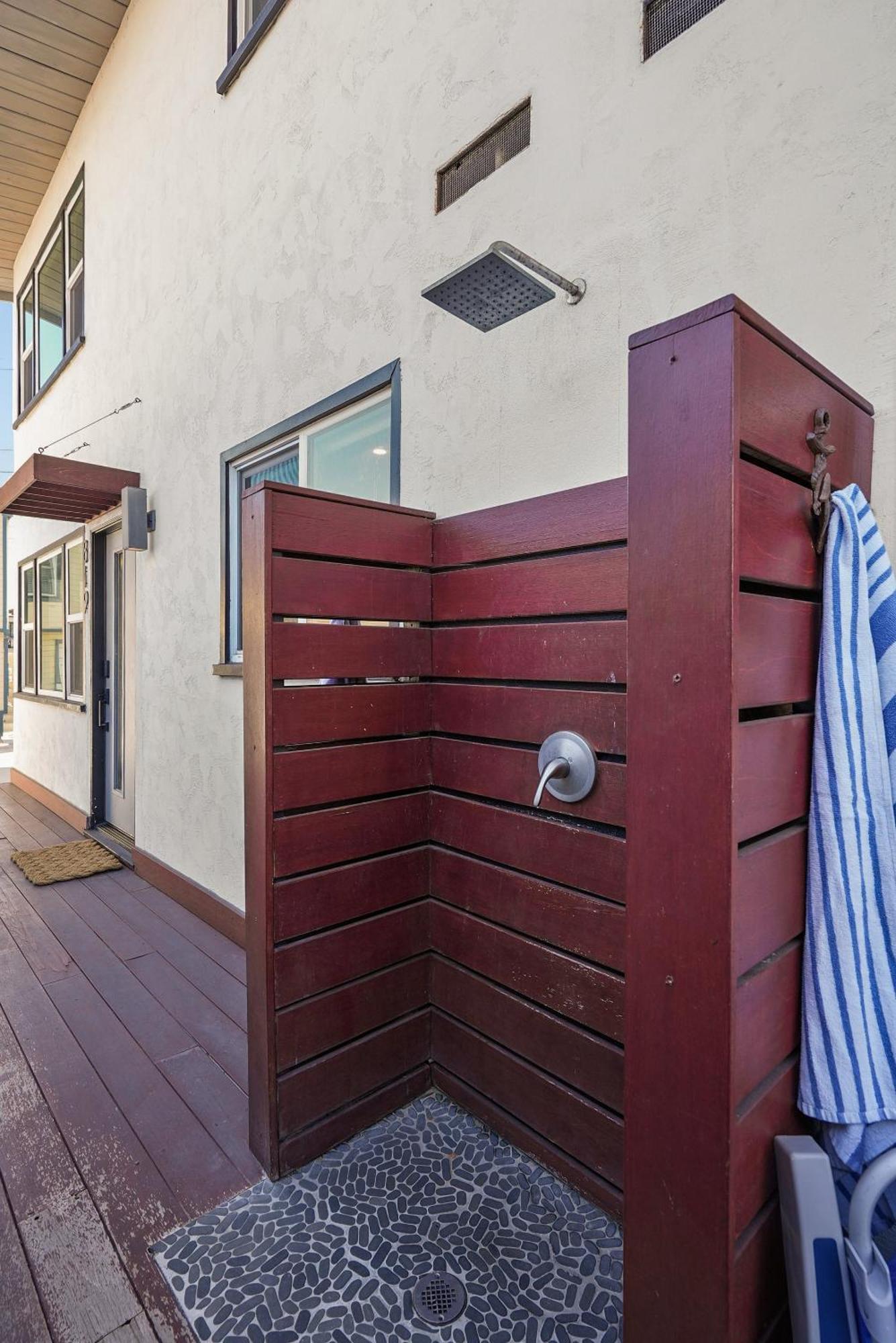 Holiday home Mission Escape Near Ocean And Bay With Private Balcony Bbq And Garage Parking San Diego